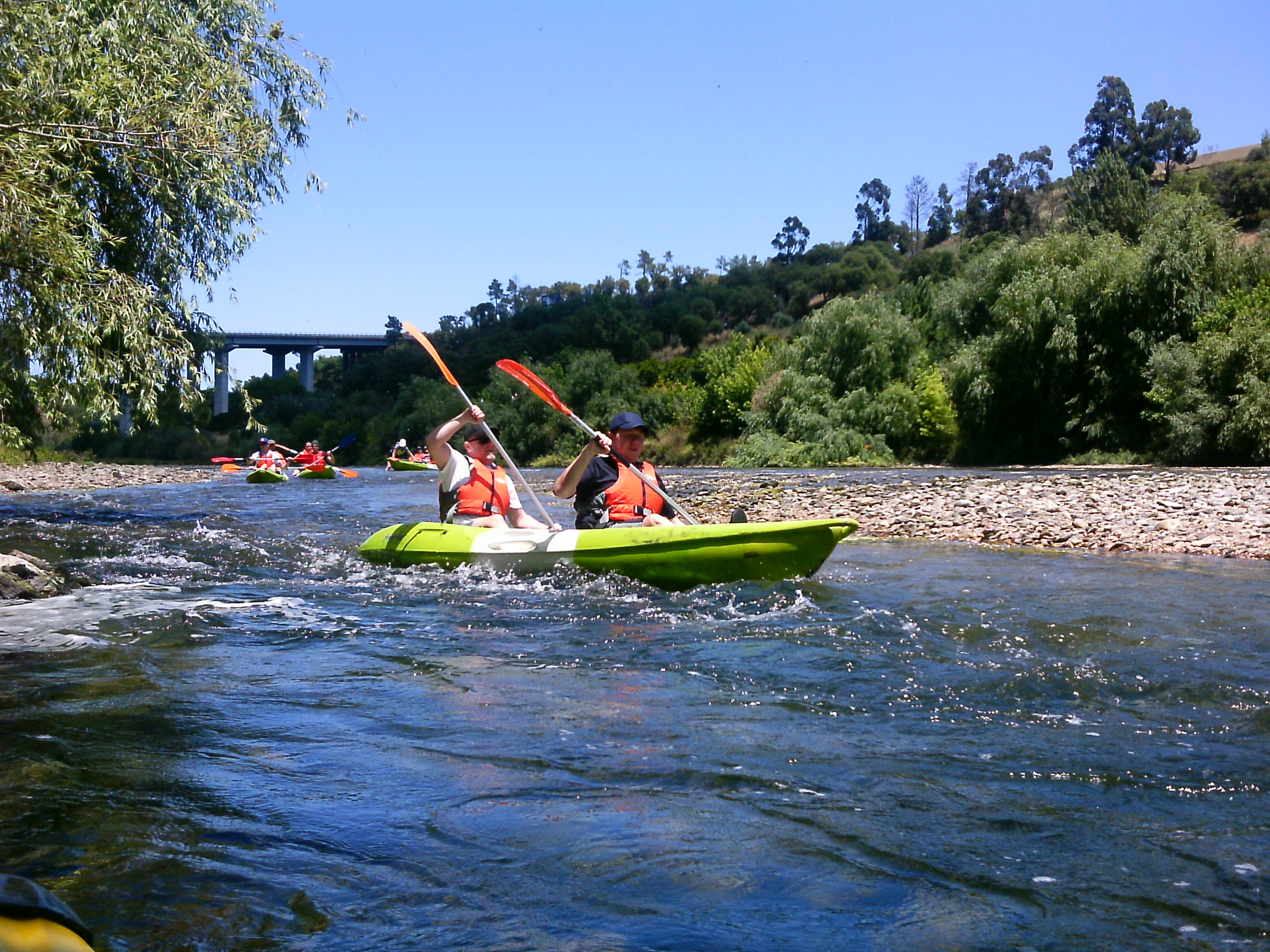 Descidas no Zêzere; Descida; kayak; zezere;Tejo; Nabão; Mondego; canoa; aventura; esquimotagem; caiaque; passeios; pedestres; caminhadas; formação; pagaia; descidas; rio; montanhismo; orientação; rapel; slide; rappel