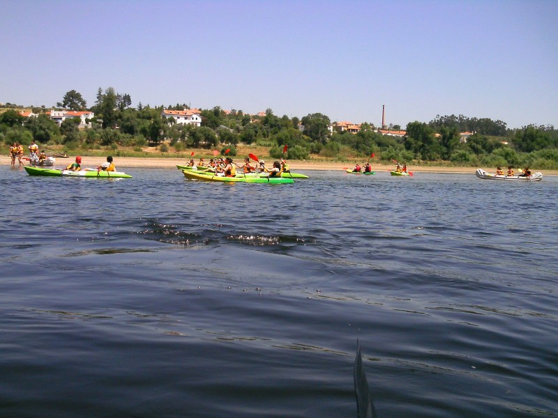 Barquinha2 Barquinha2; Descida; kayak; zezere;Tejo; Nabão; Mondego; canoa; aventura; esquimotagem; caiaque; passeios; pedestres; caminhadas; formação; pagaia; descidas; rio; montanhismo; orientação; rapel; slide; rappel