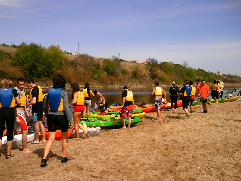 barquinha; Descida; kayak; zezere;Tejo; Nabão; Mondego; canoa; aventura; esquimotagem; caiaque; passeios; pedestres; caminhadas; formação; pagaia; descidas; rio; montanhismo; orientação; rapel; slide; rappel