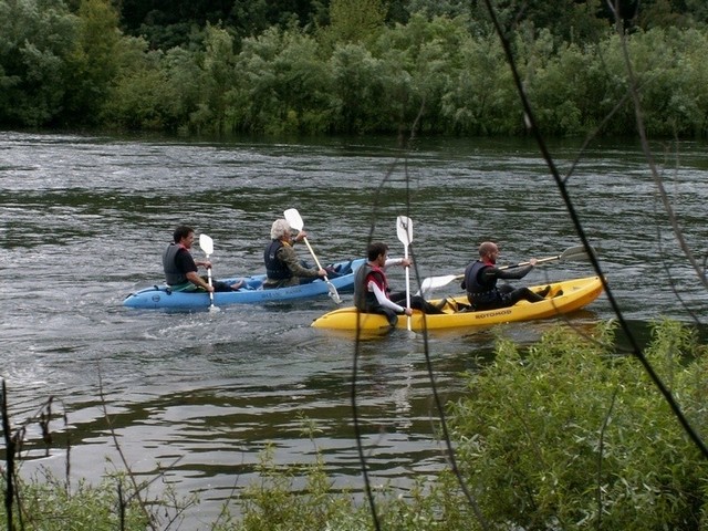 Rio_moinhos2 Rio_moinhos2; Descida; kayak; zezere;Tejo; Nabão; Mondego; canoa; aventura; esquimotagem; caiaque; passeios; pedestres; caminhadas; formação; pagaia; descidas; rio; montanhismo; orientação; rapel; slide; rappel