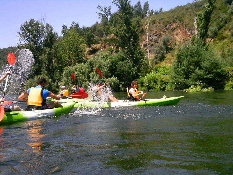 zezere1; Descida; kayak; zezere;Tejo; Nabão; Mondego; canoa; aventura; esquimotagem; caiaque; passeios; pedestres; caminhadas; formação; pagaia; descidas; rio; montanhismo; orientação; rapel; slide; rappel